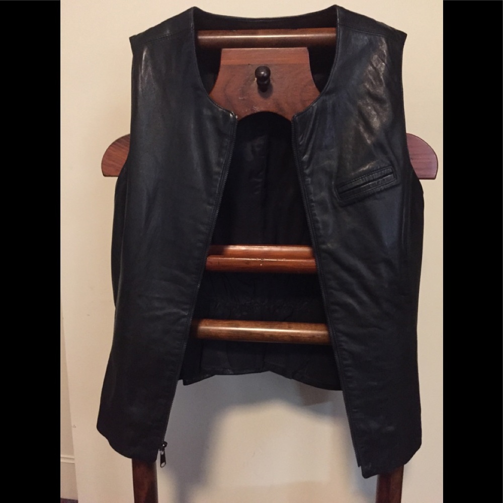 Black Leather Lady’s Vest Dana Buchman  Petite 12